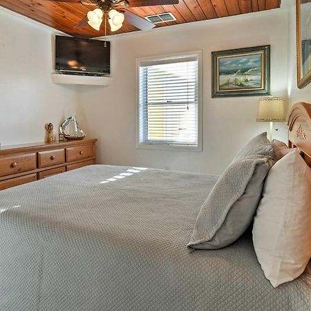 Indian Shores Cottage With Cabana - Steps To Beach! Clearwater Beach Bagian luar foto